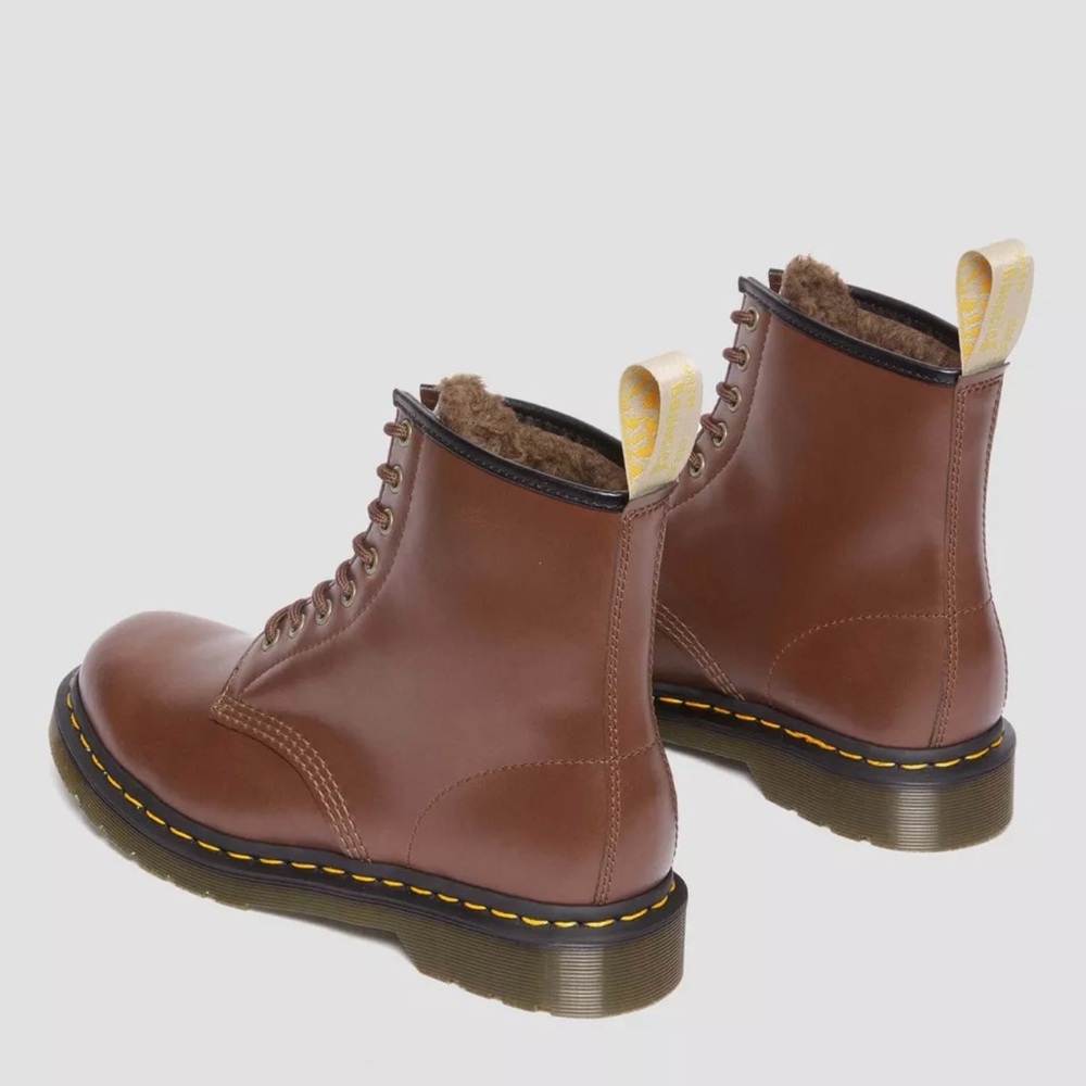 NWT Dr. Martens VEGAN 1460 FAUX FUR LINED LACE UP BOOTS SZ 41 - Picture 4 of 13